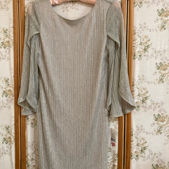NWT Prelude Silver Bell Sleeve Flowy Sparkle Dress - Picture 8 of 8